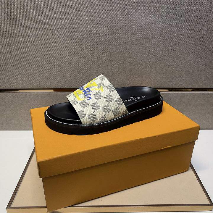 Picture of Louis Vuitton Slippers _SKULVsz38-44hnh03091042